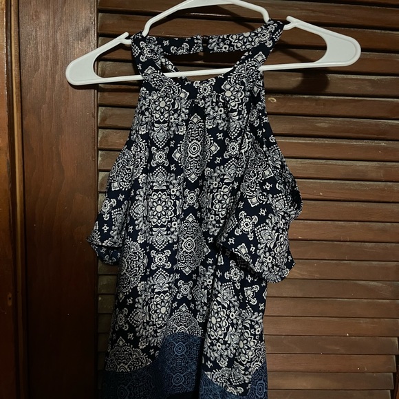 Off the Shoulder Women’s Pattern Top - Picture 2 of 2